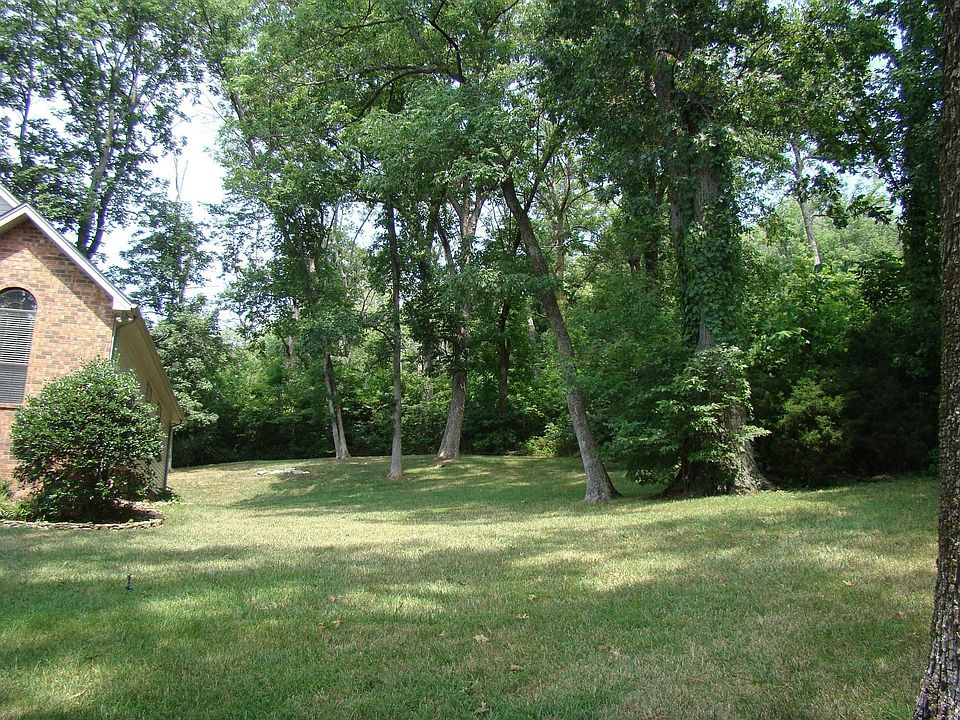 Wooded Private Yard 