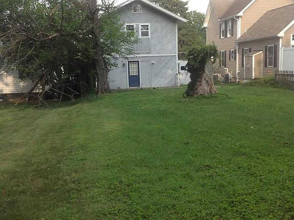 5th image of 1442 Burton Ave