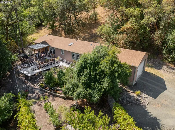 5120 Broad St, Roseburg, OR 97471