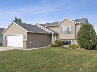 476 Maple Point Blvd, Mapleton, ND 58059