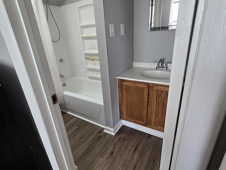 802 Market St #A — Photo 6