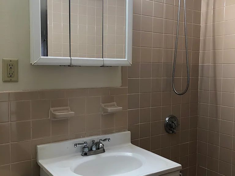286 Main St #7 — Photo 7