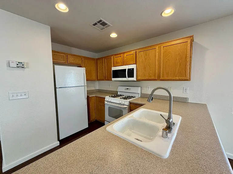 10433 Concetta Ave — Photo 6