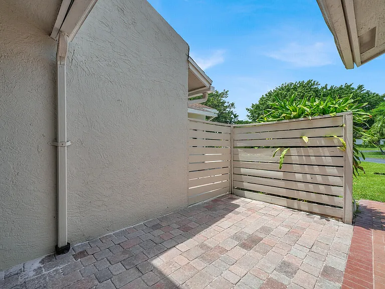 6371 Toulon Dr — Photo 2