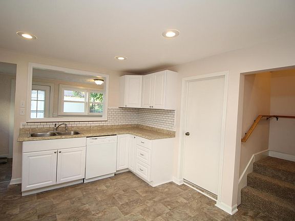 5th image of 864 Park St SW