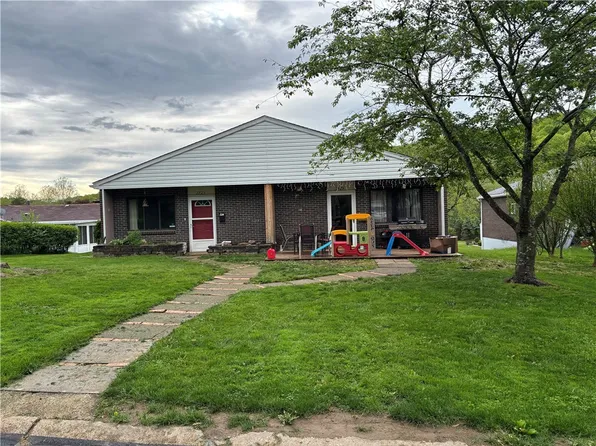 2723 & 2725 Kingston Dr, Natrona Heights, PA 15065