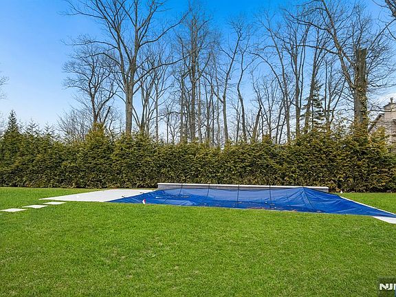 4th image of 50 Roberts Rd