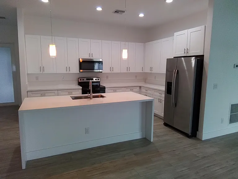 1258 SW Santiago Ave — Photo 7