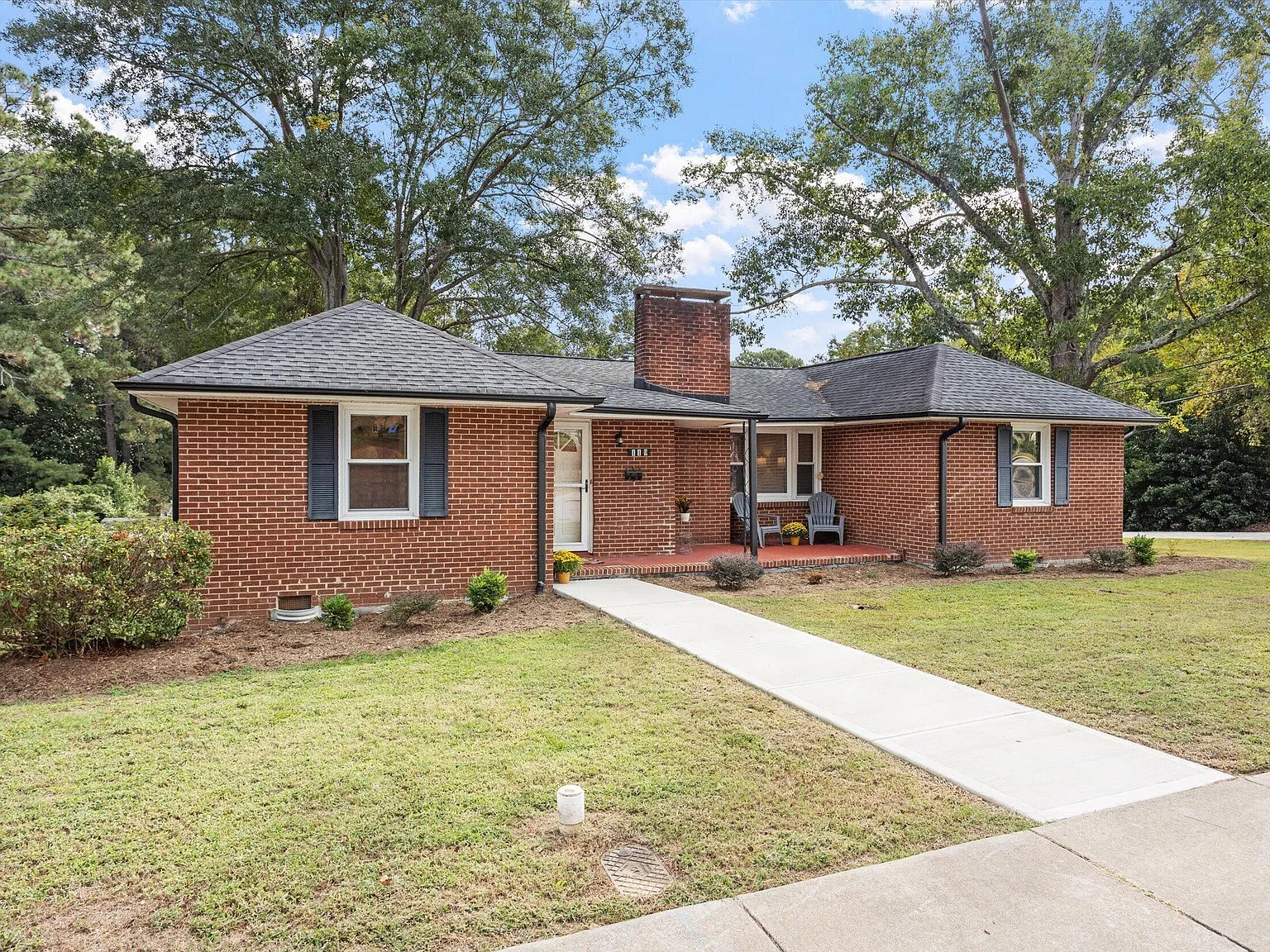 3 bed, 1.5 bath, 1756 sqft, $2,150 — Photo 4