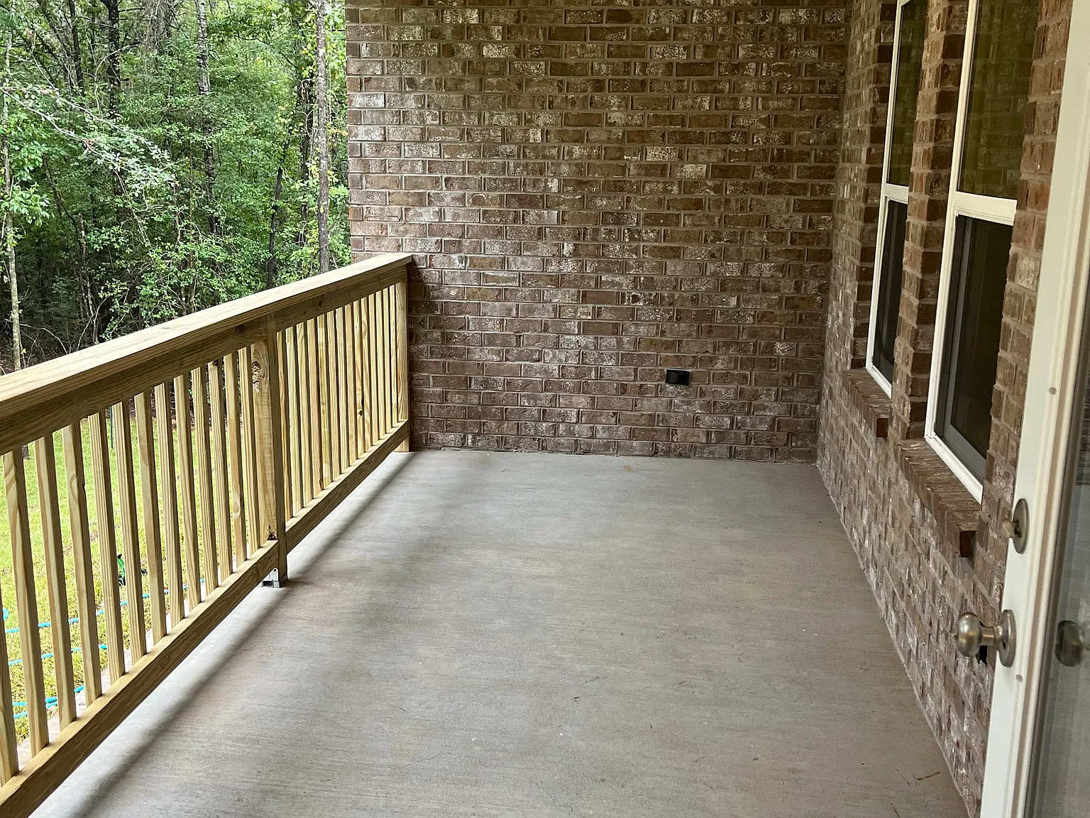 4 bed, 2100 sqft, $2,400 — Photo 2