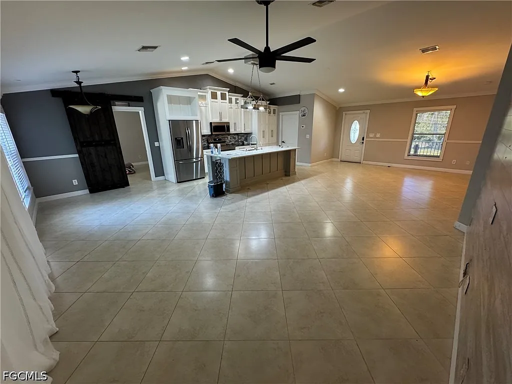 3 bed, 2.0 bath, 1458 sqft, $1,950 — Photo 4