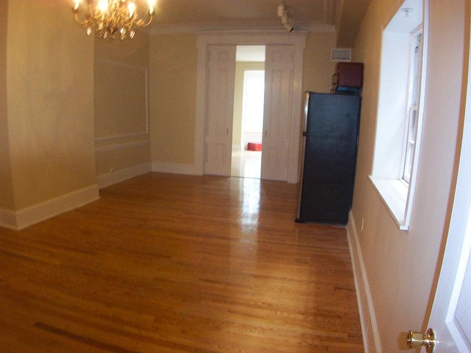 1st image of 1522 Pine St #2REAR
