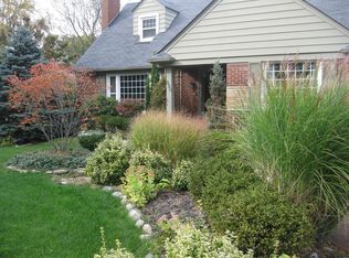 990 Wakefield Dr, Birmingham, MI 48009