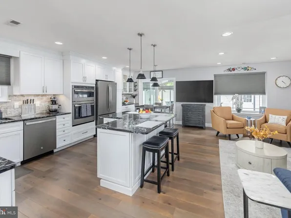102 Weybridge Ct, Wenonah, NJ 08090