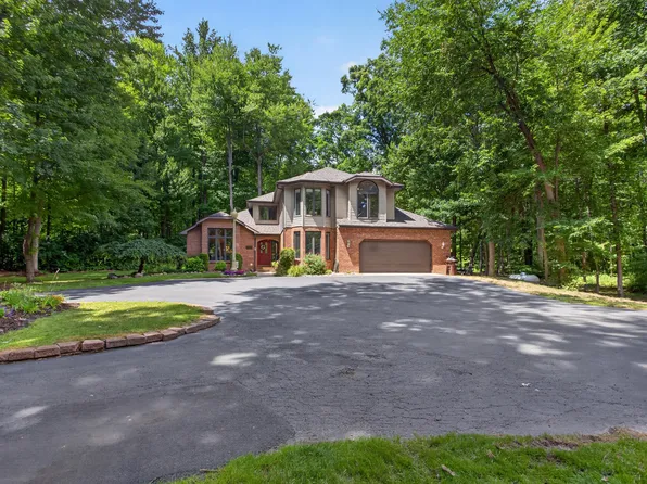 5025 Firethorne Dr, Jackson, MI 49201