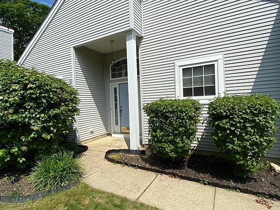 2nd image of 20 Devereux Drive
