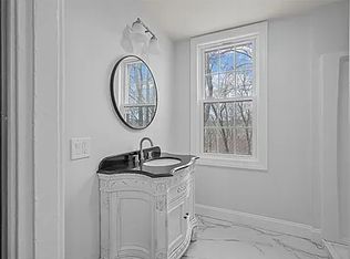 1390 Mendon Rd UNIT 2, Cumberland, RI 02864