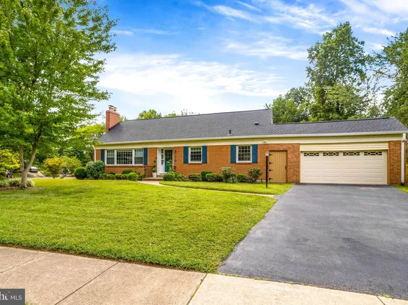 8718 Waterford Rd, Alexandria, VA 22308