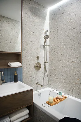 Sold by The In House Group | media 9