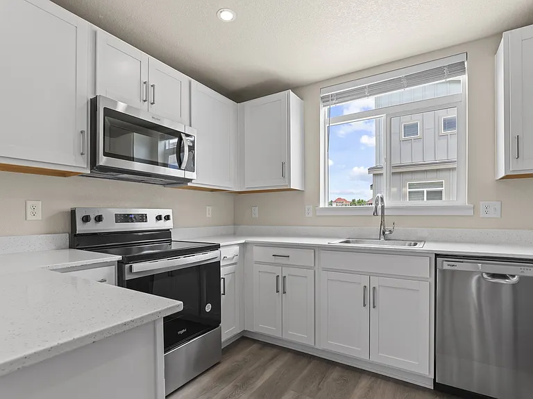 The Townhomes at Pine Drive — Photo 32