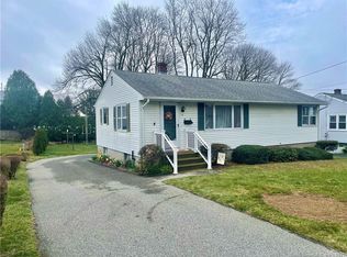 15 Triton Pl, Groton, CT 06340