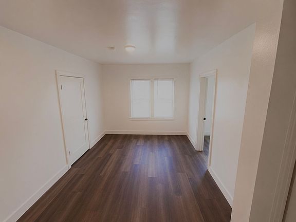 3rd image of 404 S Van Buren St #2