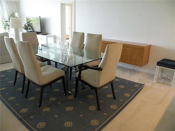 5th image of 3980 Oaks Clubhouse Dr APT 306