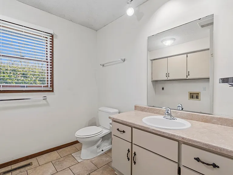 3205 S Kimbrough Ave #C — Photo 17