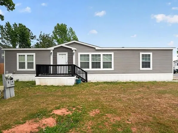 6 Breezewood Dr, Hampton, GA 30228