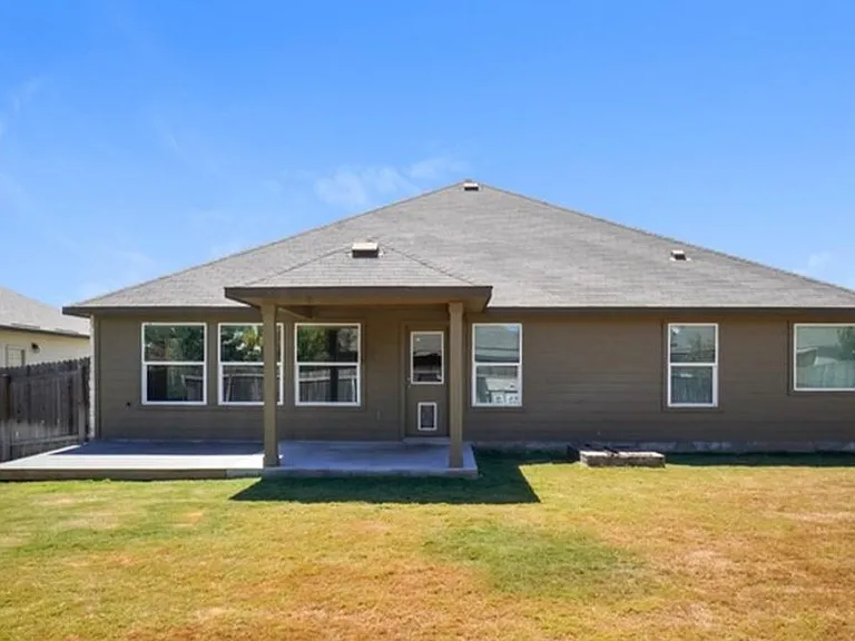 945 Cypress Ml — Photo 17
