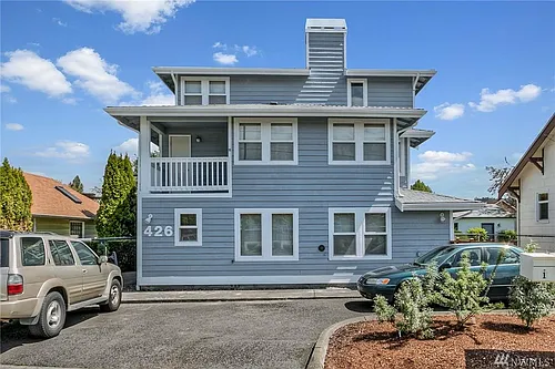 426 Burnett Ave N #1 Photo 1
