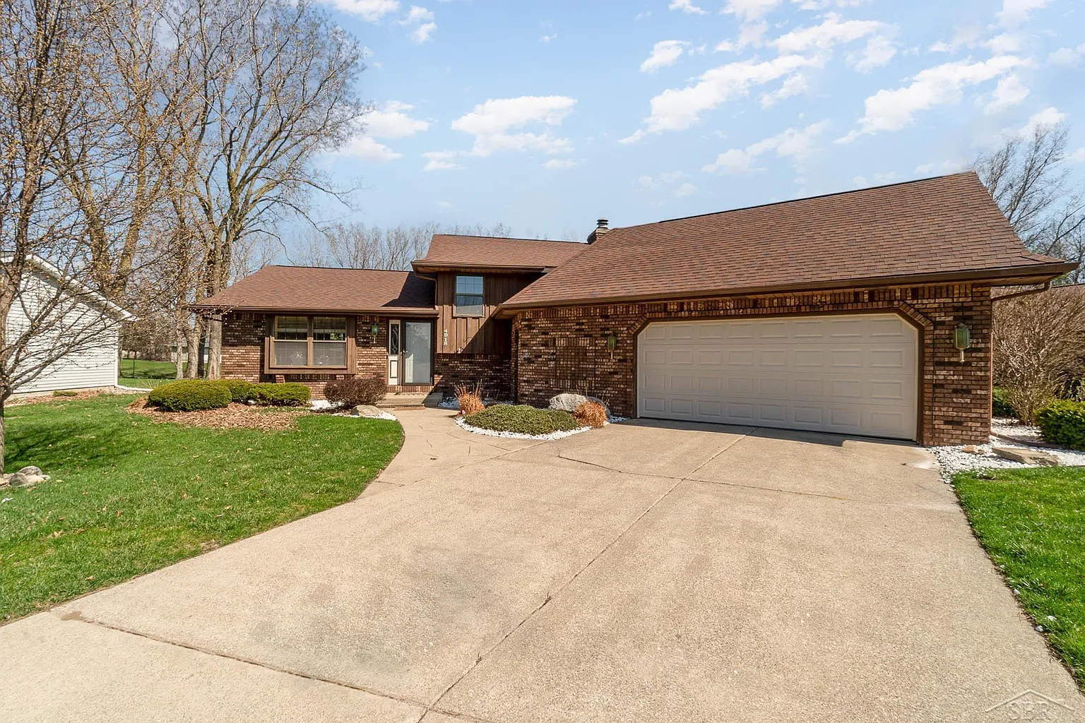 4918 Frontier Ln photo 1