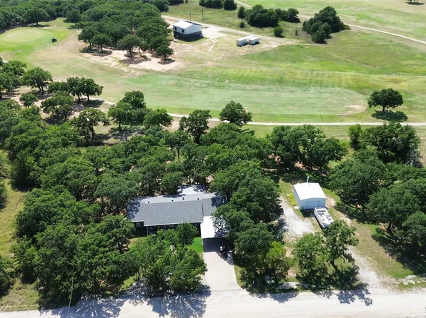 151 Country Club Dr, Nocona, TX 76255