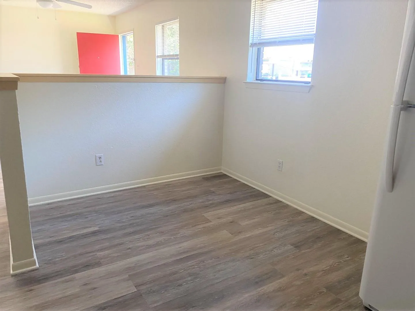 2 bed, 906 sqft, $675 — Photo 2