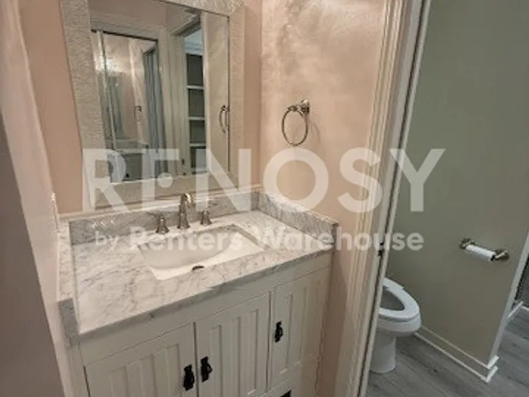 5607 Green Circle Dr #200 — Photo 6
