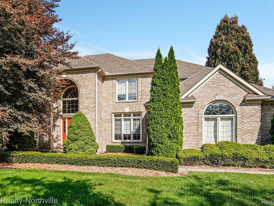 1st image of 7280 Lyndhurst Dr