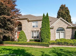 7280 Lyndhurst Dr, Canton, MI 48187