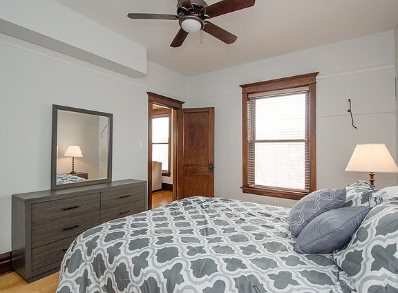 3rd image of 3701 N Lakewood Ave #3