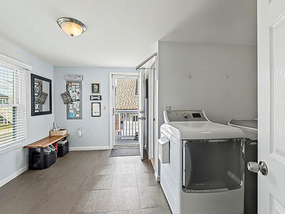 4th image of 5406 Calvert Ave