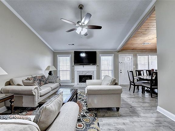 5th image of 610 Sunnyside Dr