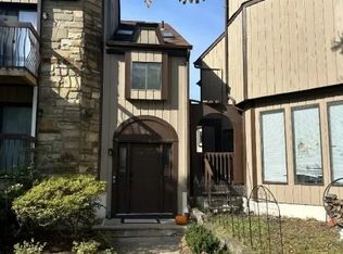 32 Delbarton Ct, Hackettstown, NJ 07840