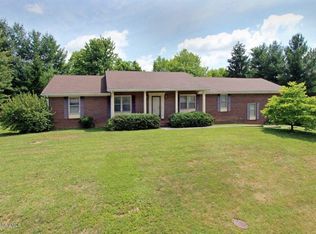 1213 Memorial Dr, Pulaski, VA 24301