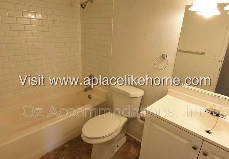 1428 NW 64th Ter — Photo 15