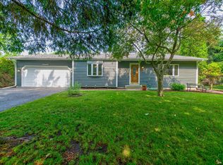 8805 Deer Trail Rd, Spring Grove, IL 60081