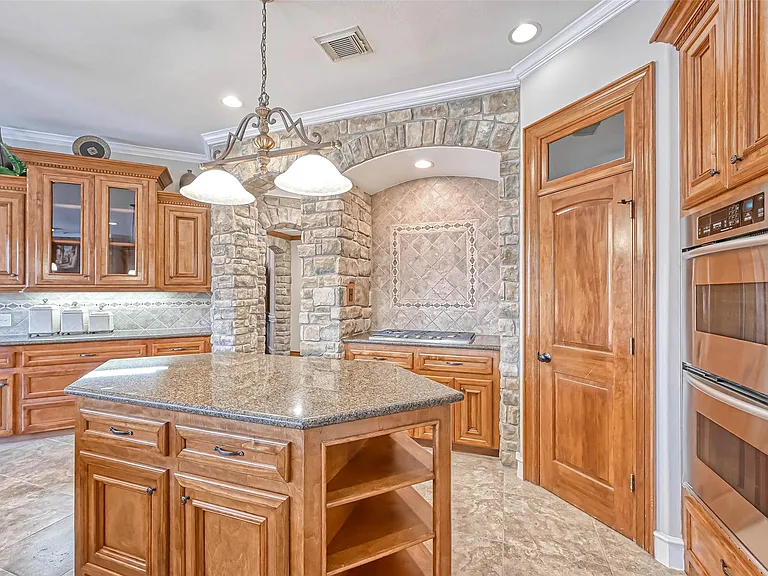 13815 Nathan Ridge Ln — Photo 17