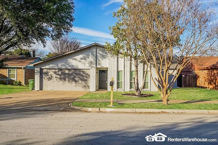 1st image of 1919 Baywood Ln