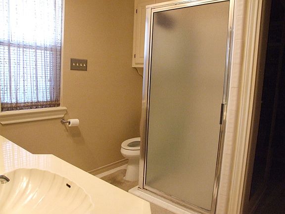 4th image of 2406 Birkdale Ln