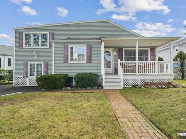 264 N Blvd, Saddle Brook, NJ 07663