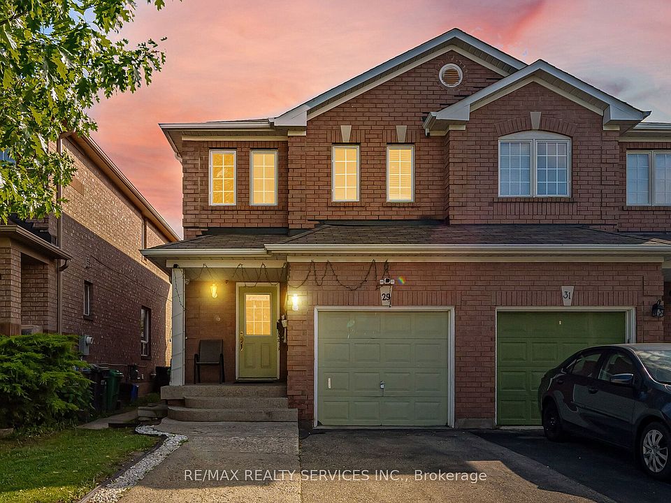 1st image of 29 Lonestar Cres