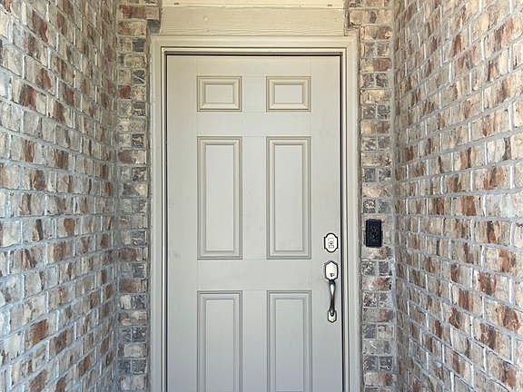 5th image of 1022 N Churchill Dr